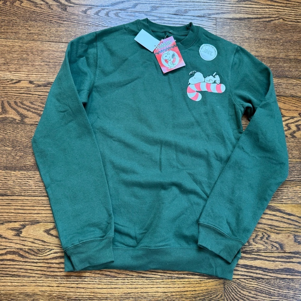 Peanuts Snoopy Christmas Sweatshirt XS Green Candy Cane Graphic Crewneck Holiday